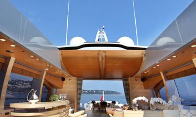 KESTREL yacht Natural Light