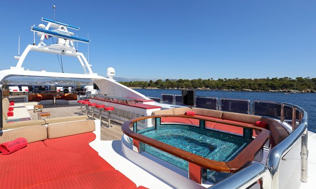 Code 8 yacht Sun Deck