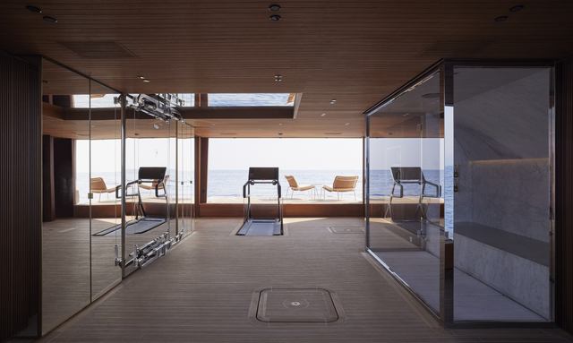 La La Land yacht Sea-Level Spa and Gym