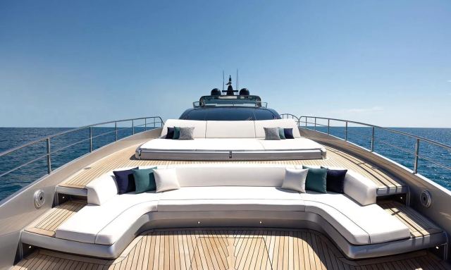 Quintessential yacht Foredeck Lounge for Panoramic Views