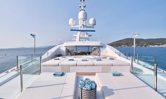 O'Eva yacht Sundeck Amenities