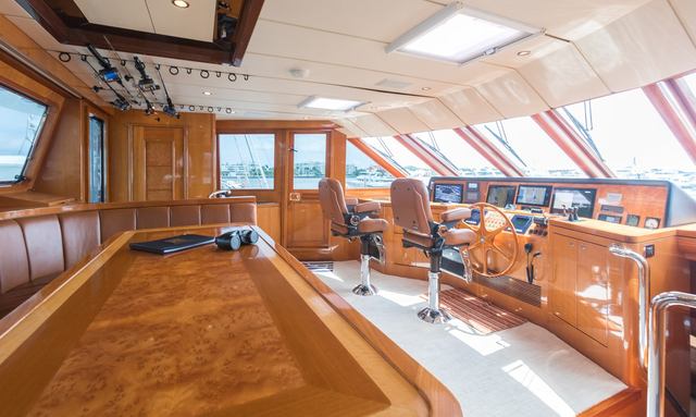 Somewhere in Time yacht Full Pilothouse Helm