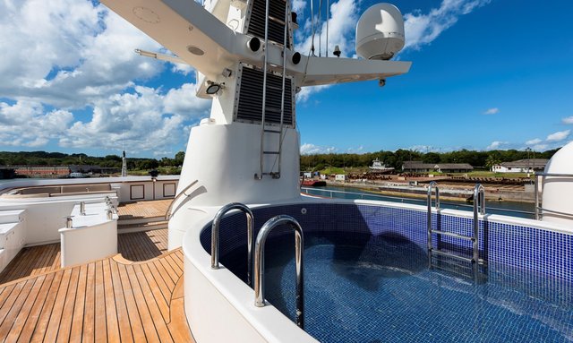 Big Aron yacht Luxury Amenities