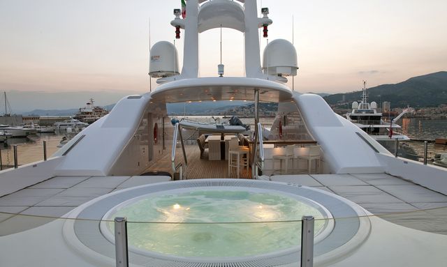 Baraka yacht Sun Deck