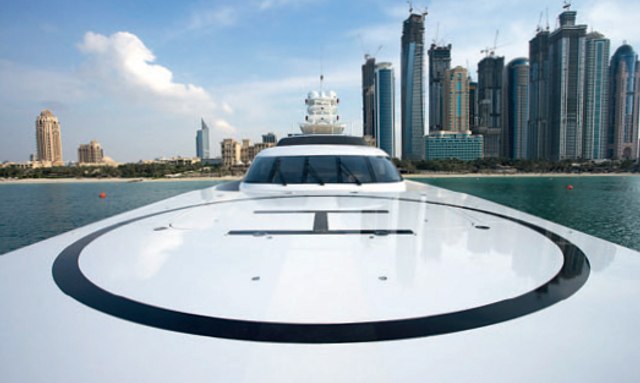 Dragonfly yacht Helicopter pad