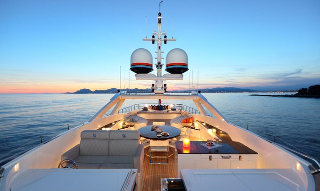 Aurelia yacht Asymmetrical Flybridge