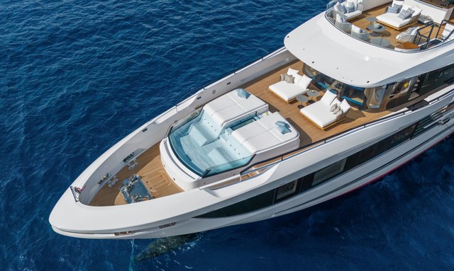 Mirage yacht Foredeck Infinity Pool Lightplay