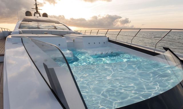 GoldenEye yacht Foredeck Splash Pool