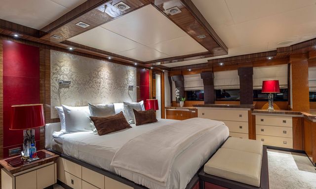 Thunder yacht Owner's Suite Features