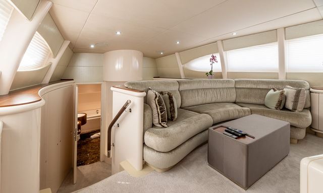 Grandeur yacht Luxurious Split-Level Master