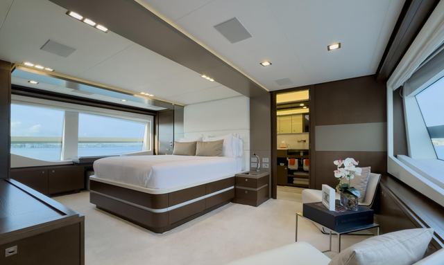 White Pearl yacht Master Suite