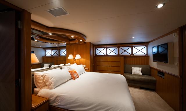 Break Away yacht Master Cabin Features