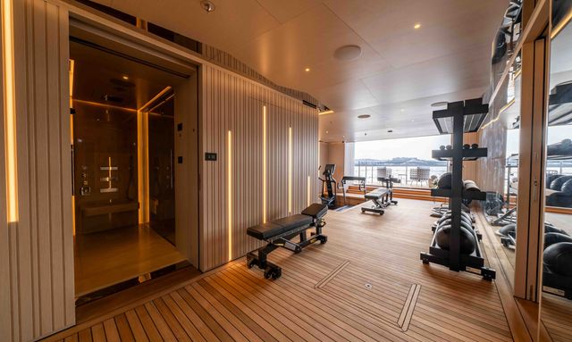 Symmetry yacht Beach Club Wellness Suite