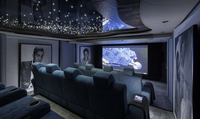 Ahpo yacht Cinema