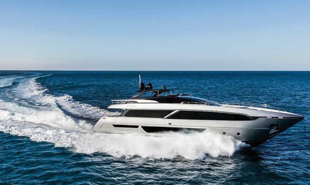 No Stress 888 yacht 28 Knots With Five Cabins