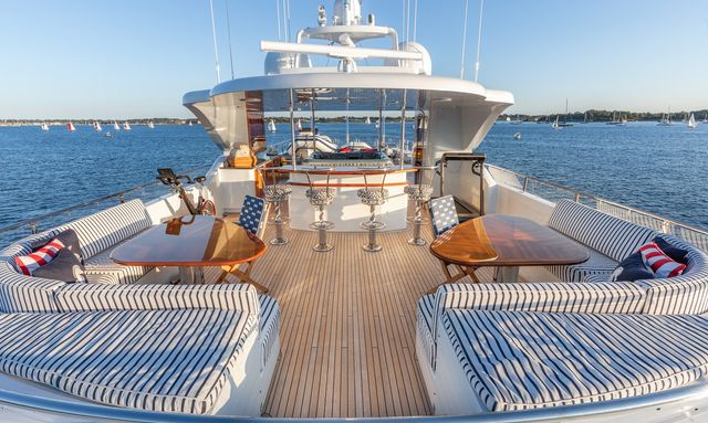 Sanibella yacht Sun Deck