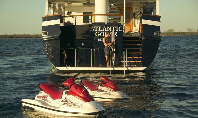 Goose yacht Swim Platform