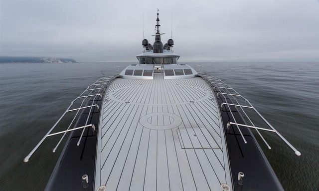 Okto yacht Helipad 