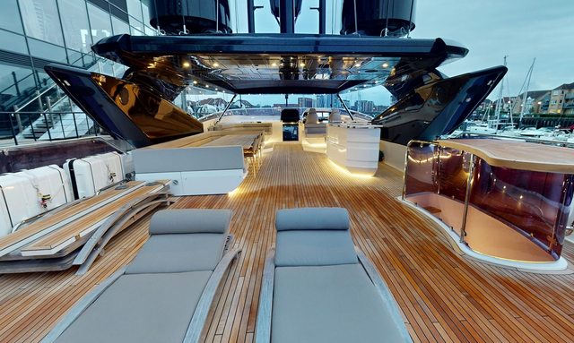 Ares yacht Feature Flybridge