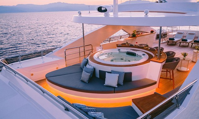 Xana yacht Fresh Sundeck Design