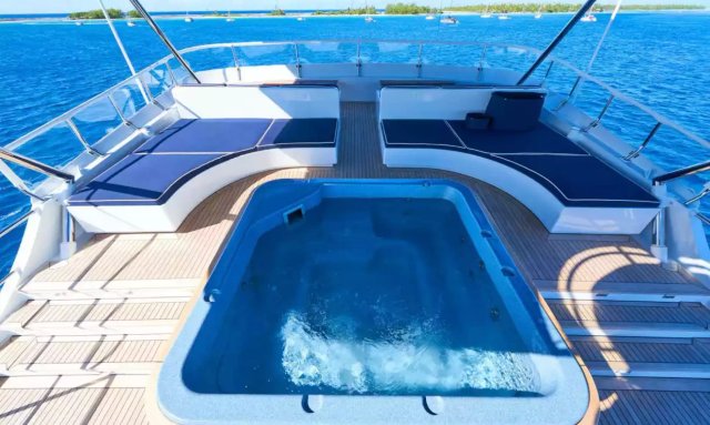 Asteria yacht Jacuzzi Hot Tub