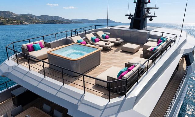 Ice Explorer 40M yacht Skydeck Spa Pool Lounge