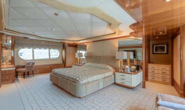 Petara yacht Owner's Suite