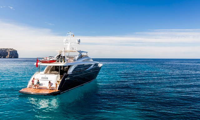 Adromelia yacht Hydraulic aft platform
