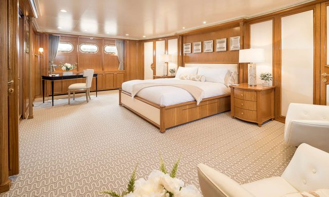 Moon River yacht Expansive Owner Suite