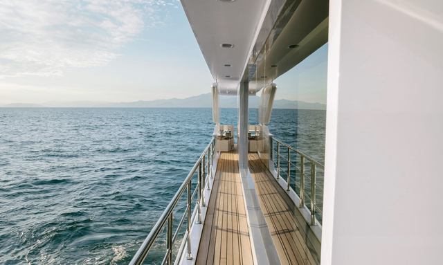 Amaranta yacht Wide-Body Glass Architecture