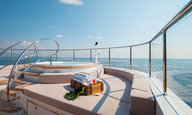 Domani yacht Unique Sun Deck