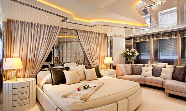 Loretta yacht Opulent Owner's Suite