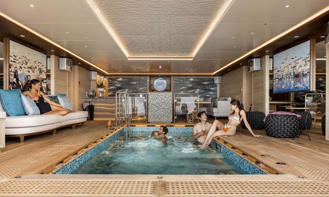 Victorious yacht Indoor swimming pool