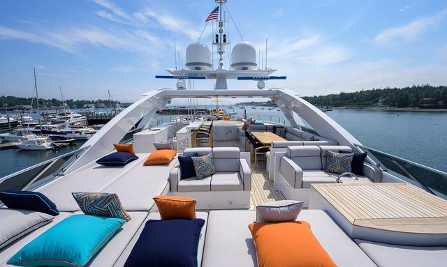 Sharkfinn yacht Sun Deck Features