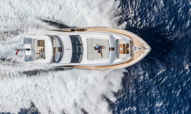 Everdeen yacht Foredeck Lounge Terrace