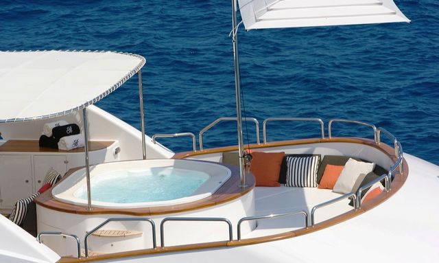 Arthur's Way yacht Hot Tub Feature