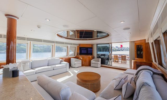 Sassy yacht Spacious Full-Beam Main Salon