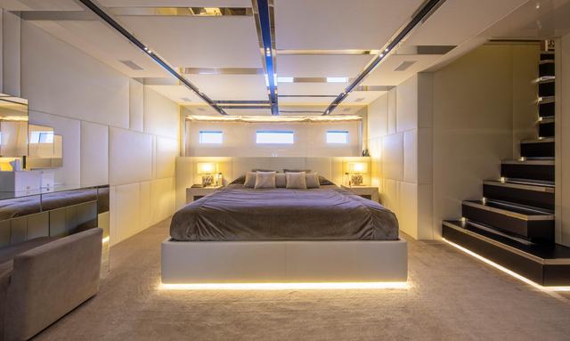 Cinquanta 50 yacht Private Owner's Suite