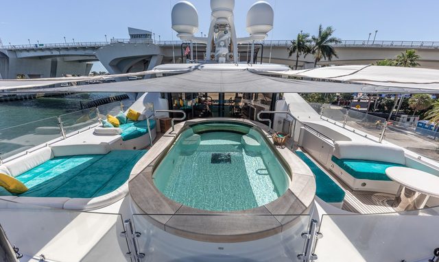 Maria yacht Expansive Sun Deck