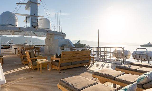 Skyfall yacht Sundeck with dual water features