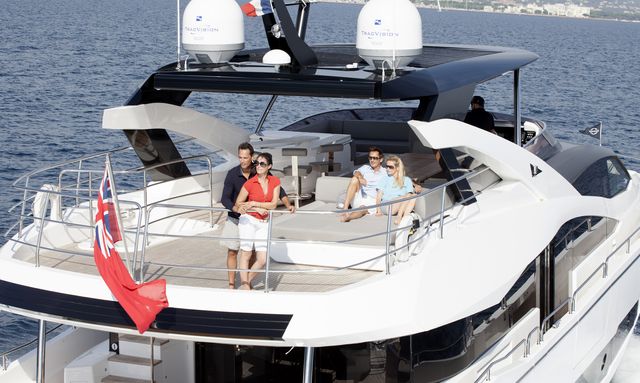 Alexa yacht Sporty Carbon-Fibre Hardtop