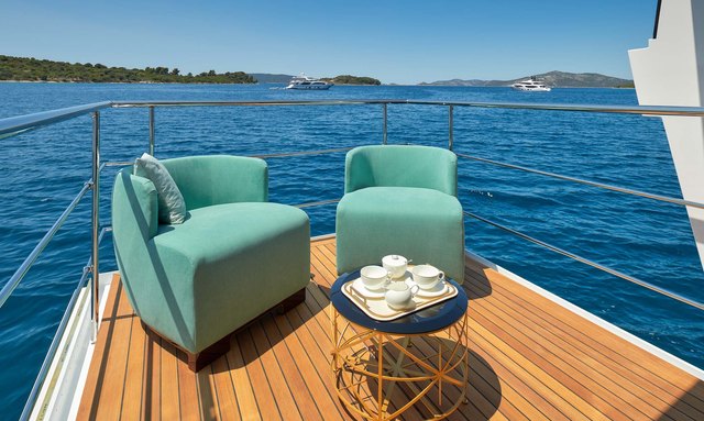 Heed yacht Full-Beam Master Suite