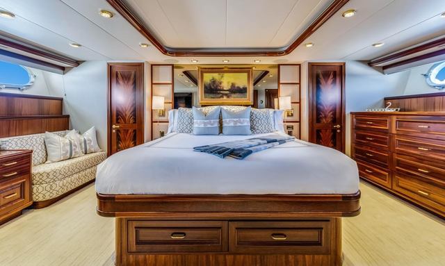 First Light yacht Full-Beam Owner's Suite