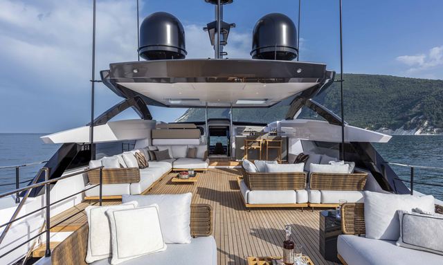 Evexias I yacht Flybridge with Skylight Hardtop