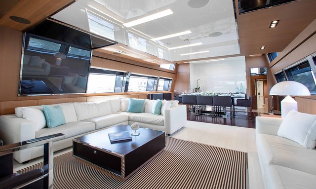 Chop Chop yacht Luxurious Interior