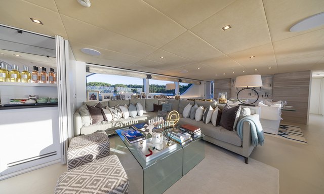 Zulu 3 yacht Main Deck Saloon