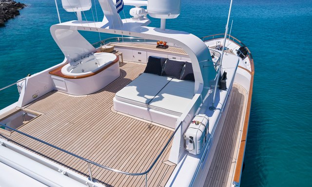 Suncoco yacht Inviting Sundeck Jacuzzi