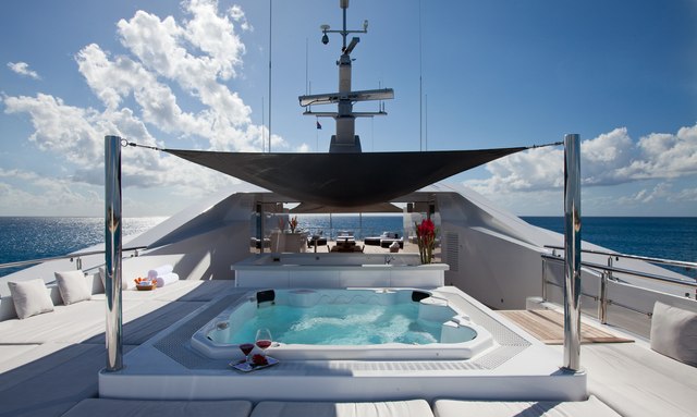 Idol yacht Expansive Deck Space