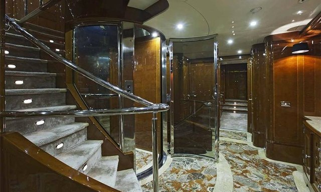 The Star yacht Glass-Walled Lift