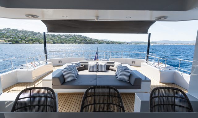 S7 yacht Massive Sundeck